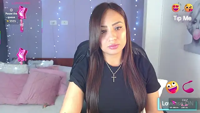 Snapshot of Paulina_627 chatting on October 19, 4:43 pm Paulina 627 online show from October 19, 4:43 pm