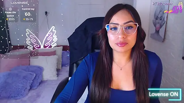 Snapshot of Paulina_627 chatting on April 21, 4:46 pm Paulina 627 online show from April 21, 4:46 pm