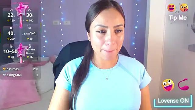 Snapshot of Paulina_627 chatting on November 6, 2:43 pm Paulina 627 online show from November 6, 2:43 pm