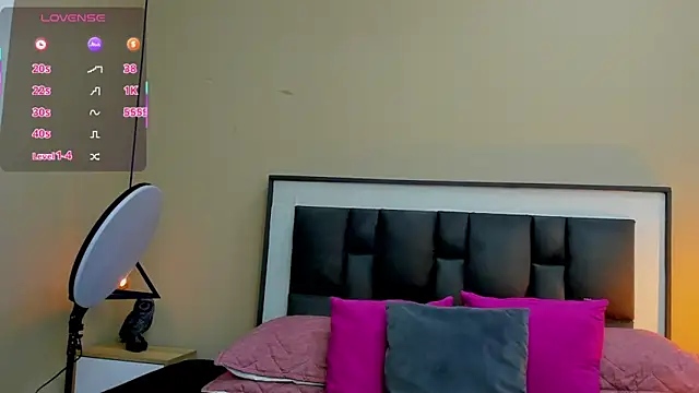 Snapshot of Ayla_martinez chatting on September 23, 2:07 am Ayla martinez online show from September 23, 2:07 am