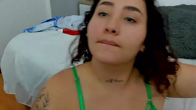 Snapshot of Ayla_martinez chatting on March 7, 9:07 am Ayla martinez online show from March 7, 9:07 am