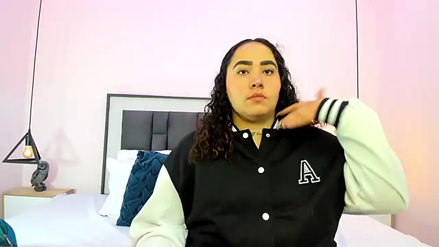 Snapshot of Ayla_martinez chatting on October 30, 2:21 am Ayla martinez online show from October 30, 2:21 am