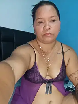 Snapshot of Sikiu_40 chatting on May 13, 4:58 pm Sikiu 40 online show from May 13, 4:58 pm