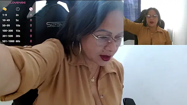 Snapshot of milf_ann48 chatting on February 18, 2:59 pm milf ann48 online show from February 18, 2:59 pm