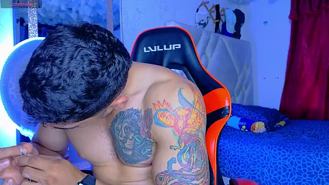 Rich boy01 online show from October 30, 9:01 pm