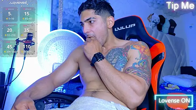 Rich boy01 online show from October 11, 1:01 pm