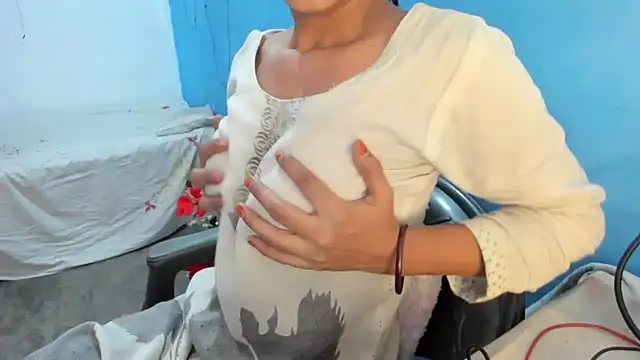 aarjulove online show from November 28, 10:59 am