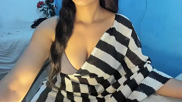 aarjulove online show from March 4, 3:31 pm