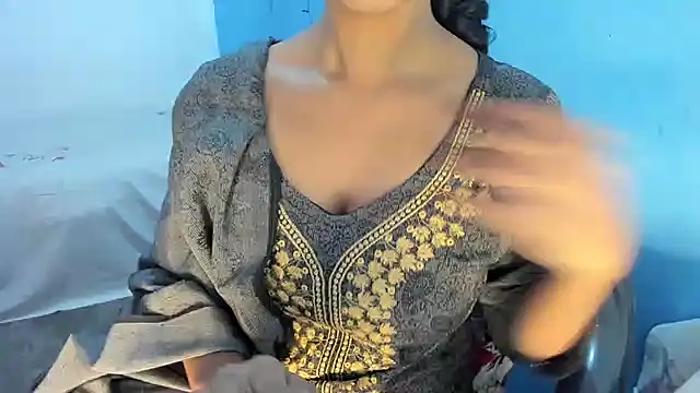 aarjulove online show from January 14, 10:30 am