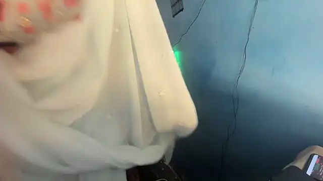 aarjulove online show from December 16, 10:52 am