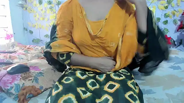 aarjulove online show from April 23, 10:55 am