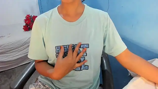 aarjulove online show from March 8, 2:20 pm