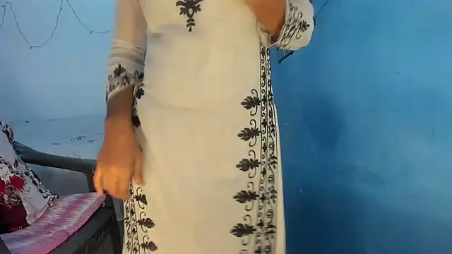 aarjulove online show from January 6, 2:21 pm