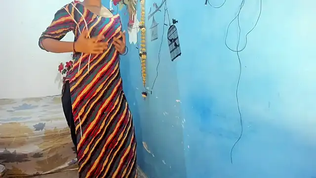 aarjulove online show from March 11, 3:39 pm