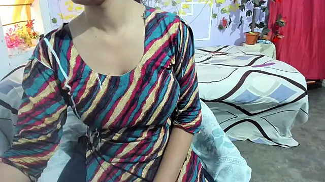aarjulove online show from May 22, 12:14 pm