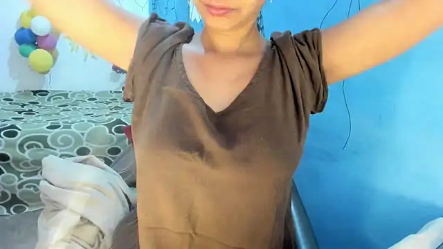 aarjulove online show from February 14, 4:40 pm