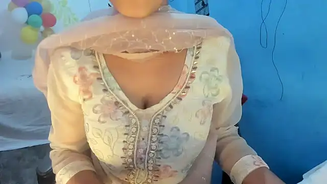 aarjulove online show from February 7, 10:34 am