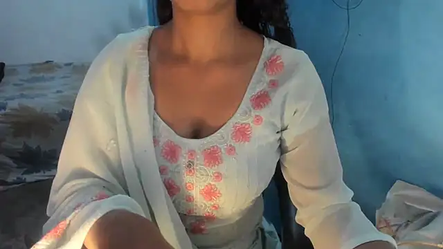 aarjulove online show from March 16, 4:10 pm