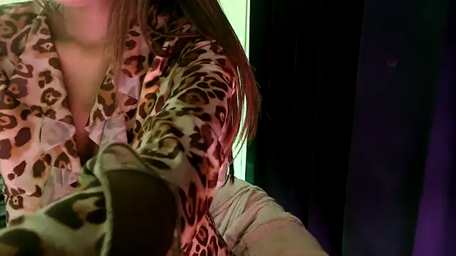 chhui mui online show from February 11, 6:52 pm