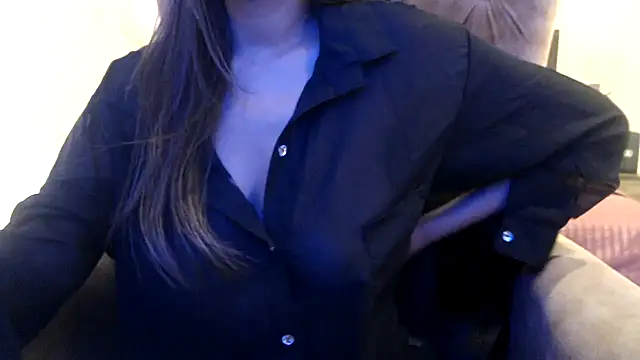 Snapshot of chhui_mui chatting on February 20, 5:52 pm chhui mui online show from February 20, 5:52 pm