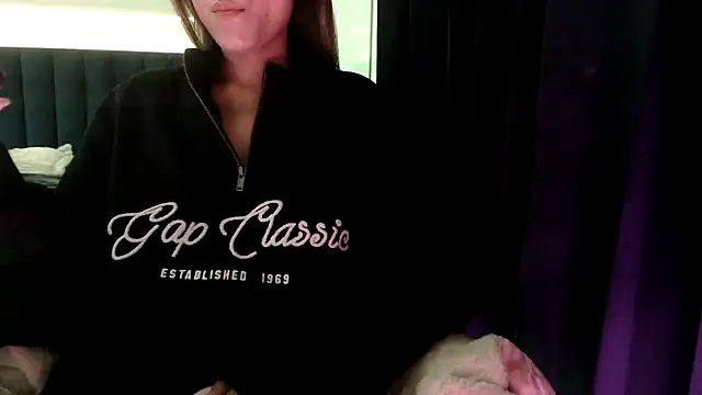 chhui mui online show from February 5, 4:14 pm