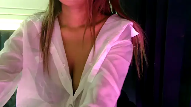 Snapshot of chhui_mui chatting on May 2, 7:13 am chhui mui online show from May 2, 7:13 am