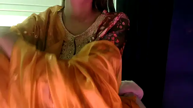 chhui mui online show from April 14, 6:35 pm