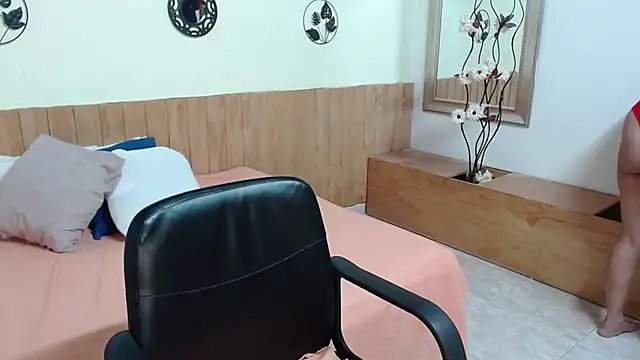 Suxxxy  online show from December 1, 2:40 pm