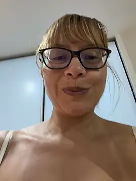 Snapshot of JessicaMuse chatting on May 30, 11:10 pm JessicaMuse online show from May 30, 11:10 pm