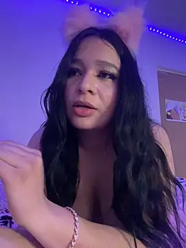 Snapshot of Leslydeleon23 chatting on March 6, 8:30 am Leslydeleon23 online show from March 6, 8:30 am