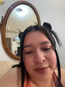 Snapshot of Leslydeleon23 chatting on January 5, 11:22 pm Leslydeleon23 online show from January 5, 11:22 pm