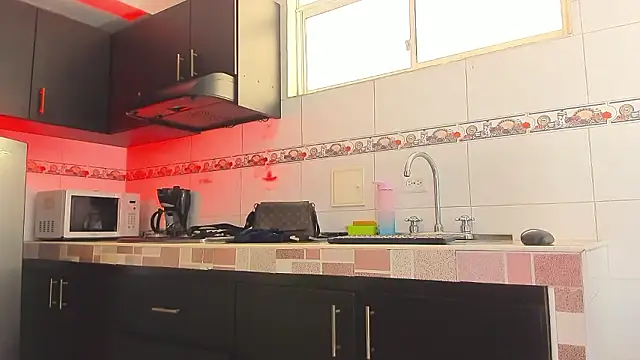 Emma-evans online show from January 10, 1:17 pm