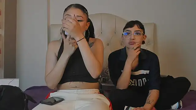 Zowi Hottiee online show from January 15, 2:27 am