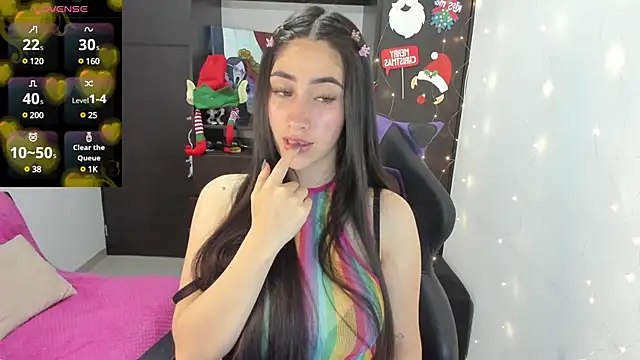 Snapshot of Emilytafur chatting on December 4, 2:31 pm Emilytafur online show from December 4, 2:31 pm
