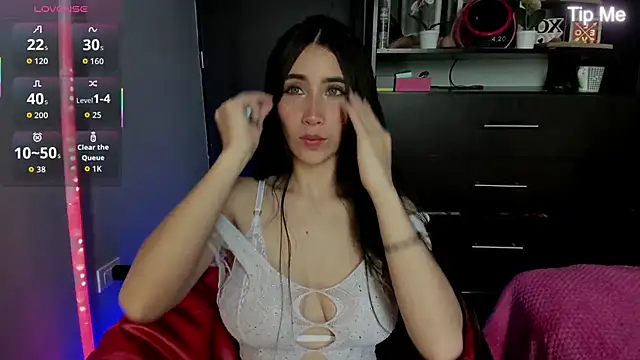 Emilytafur online show from March 28, 5:14 pm