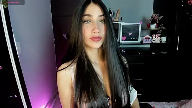 Emilytafur online show from August 9, 12:40 am