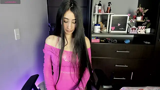 Emilytafur online show from August 5, 11:21 pm
