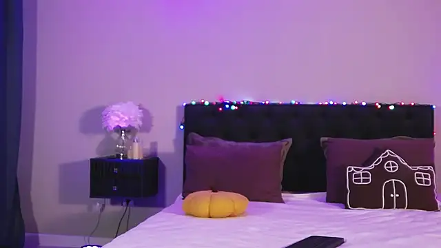 Denise Garciia online show from April 3, 12:44 pm