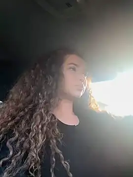 Snapshot of Denise_Garciia chatting on February 14, 12:36 pm Denise Garciia online show from February 14, 12:36 pm
