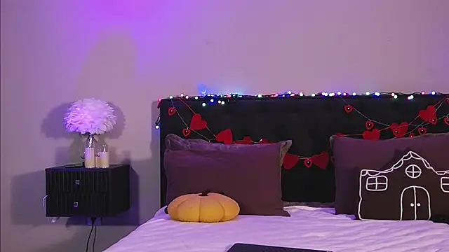 Denise Garciia online show from February 18, 1:18 pm