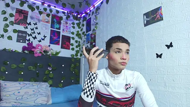 Snapshot of stevan1855 chatting on September 29, 2:51 am stevan1855 online show from September 29, 2:51 am
