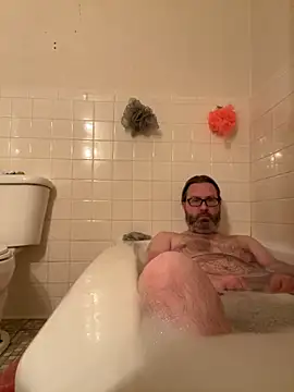 Samhain221 online show from December 4, 7:57 pm