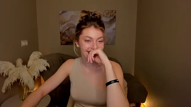 MollyMeltorr online show from October 5, 1:18 am