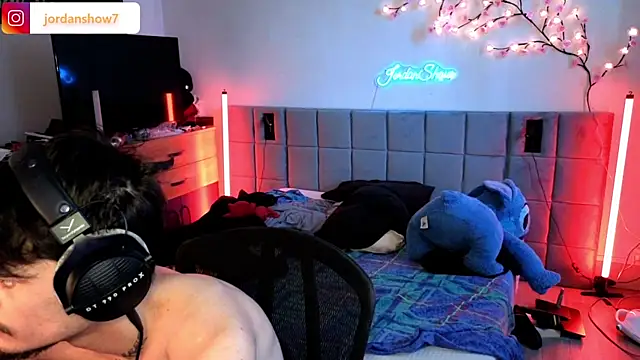 JordanShow online show from March 25, 2:38 pm