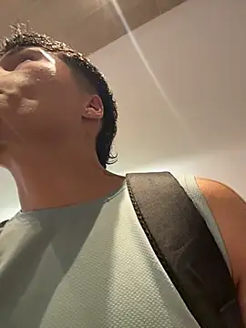 Logan smith1 online show from October 31, 9:43 pm