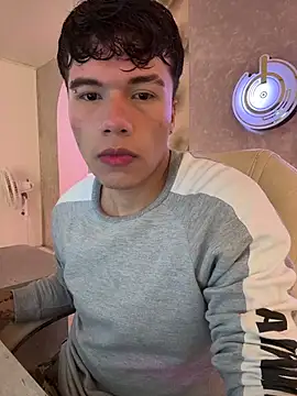 Logan smith1 online show from October 19, 5:37 pm