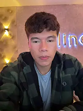 Logan smith1 online show from February 4, 7:14 am