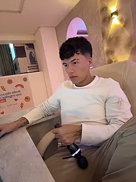 Logan smith1 online show from November 7, 8:08 am