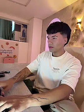 Logan smith1 online show from October 28, 5:18 am