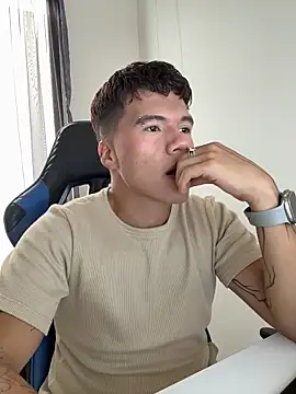 Logan smith1 online show from February 28, 9:03 pm